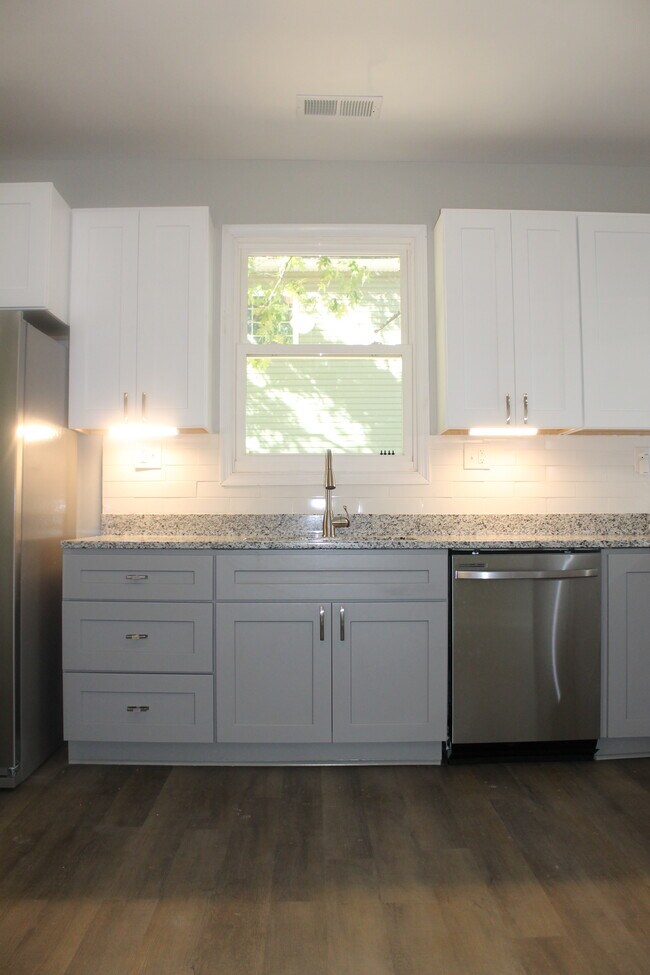 Photo - 321 Hollywood Ave