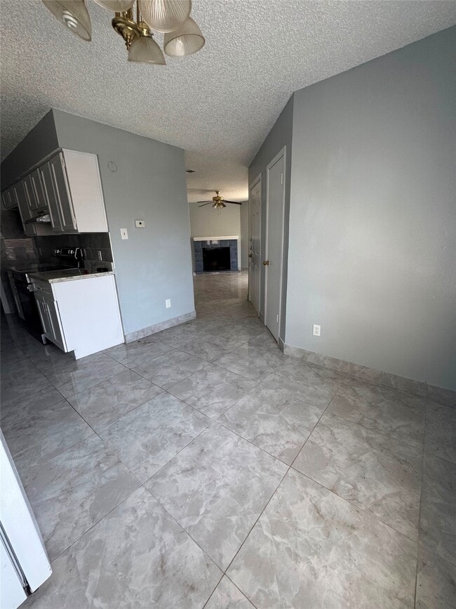 Building Photo - 12700 Leader St Unit C