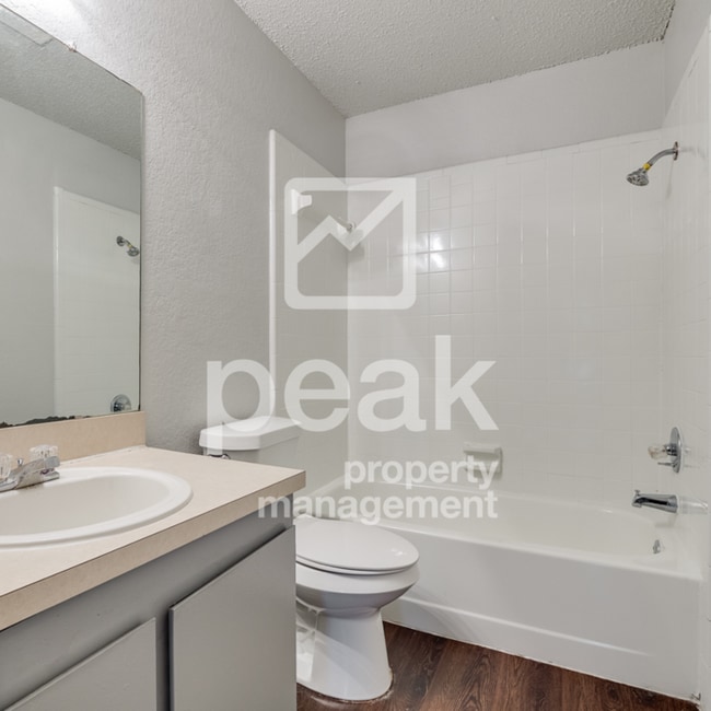 Photo - $1395! 2 Bed/ 2 Bath Duplex!