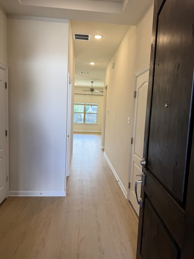Photo - 1541 Harrongton Way