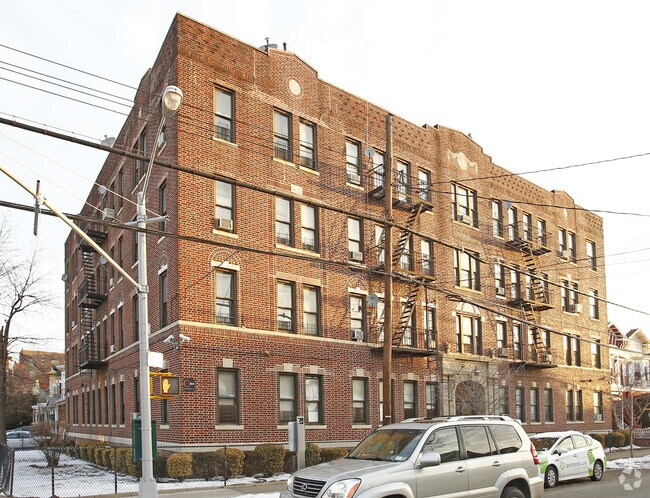 Photo - 3301 Farragut Rd Apartments