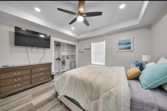 Building Photo - 102 W Corral St Unit 2