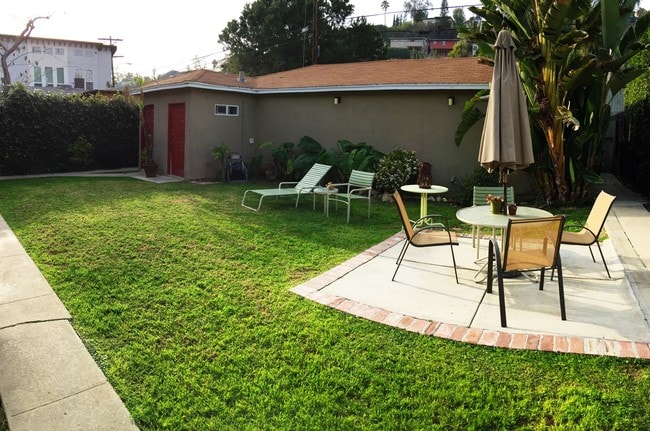 Backyard & patio area - 1755 Silver Lake Blvd Unit 1755