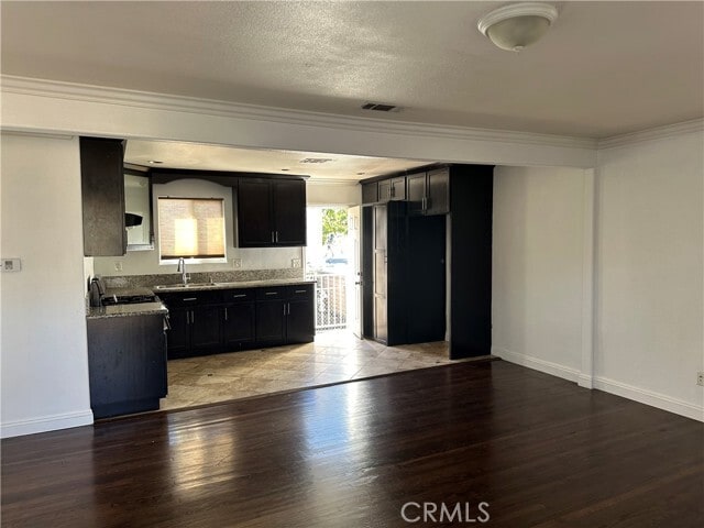 Photo - 5752 Jillson St