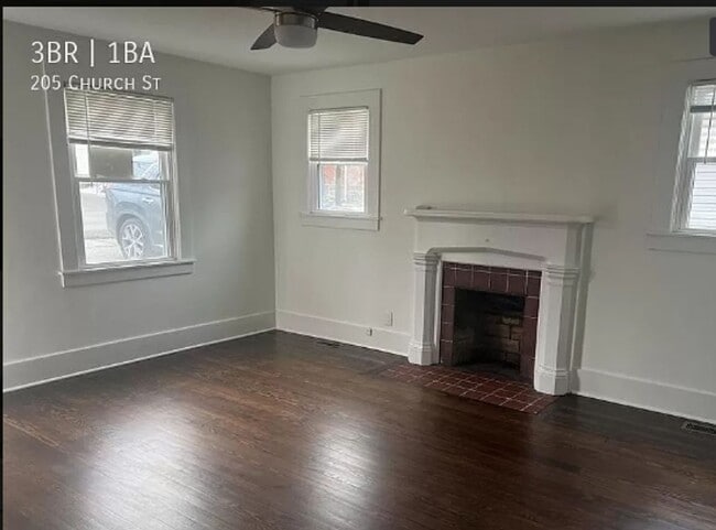 Photo - 205 Church St