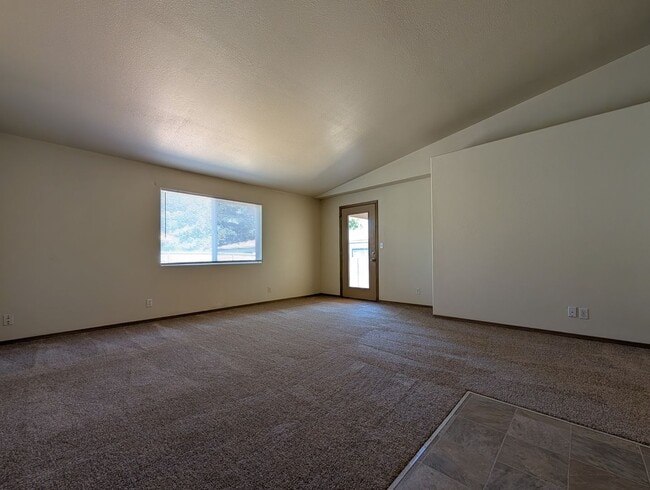 4137 Marshall Ave