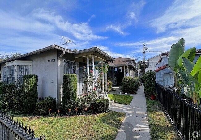 Building Photo - 2282-2284 Pine Ave Rental