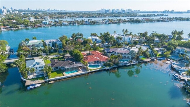 1249 Biscaya Dr