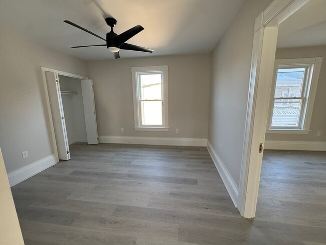 Photo - 494 Hevey St