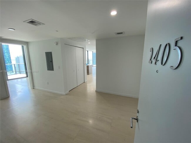 Photo - 1300 S Miami Ave Unidad 2405
