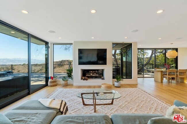 Building Photo - 3632 Beverly Ridge Dr Rental