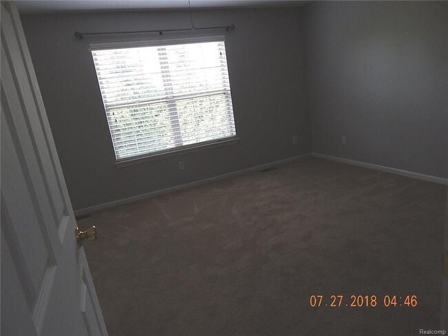 29305 W Jefferson Ave Unit 3