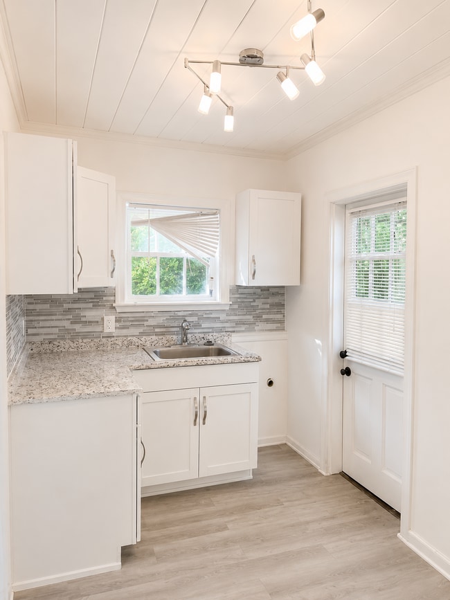 104 NE 4th Ave Unit C