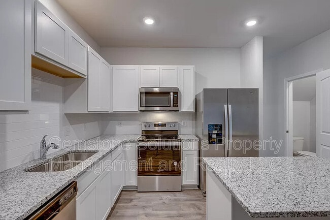 Photo - 608 Clifford Hts