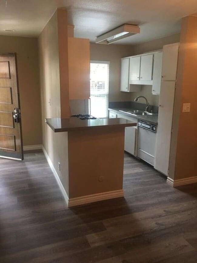 Photo - Quaint 1 bed 1 bath unit in Sequoia Village! Unit 302