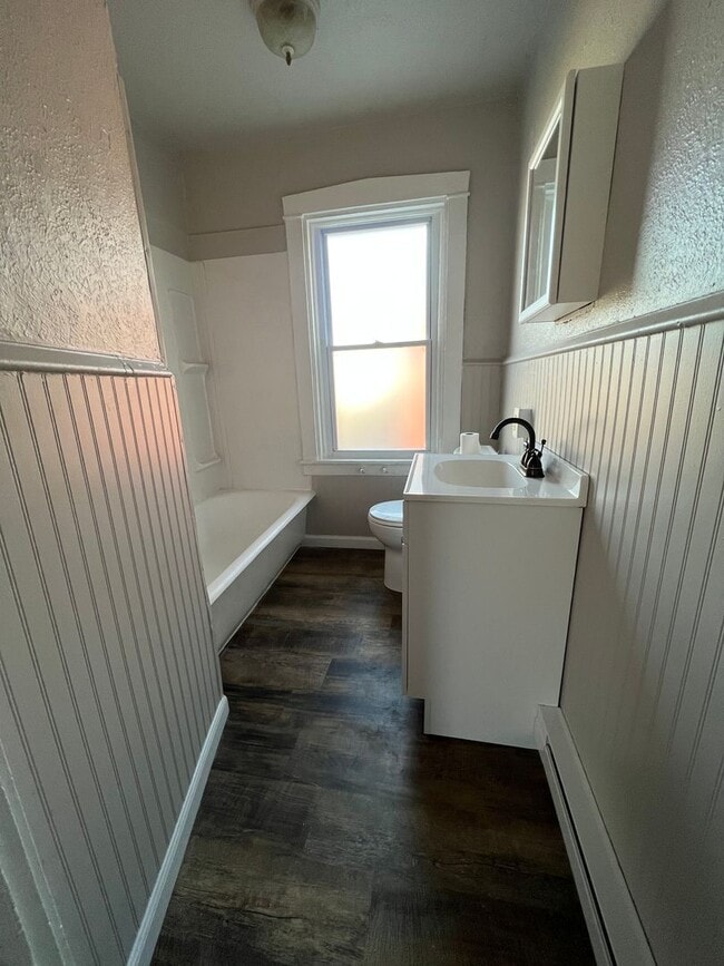 Photo - Remodeled 2BR house with courtyard