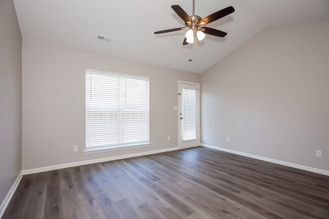 Photo - 6519 Sunman Rd