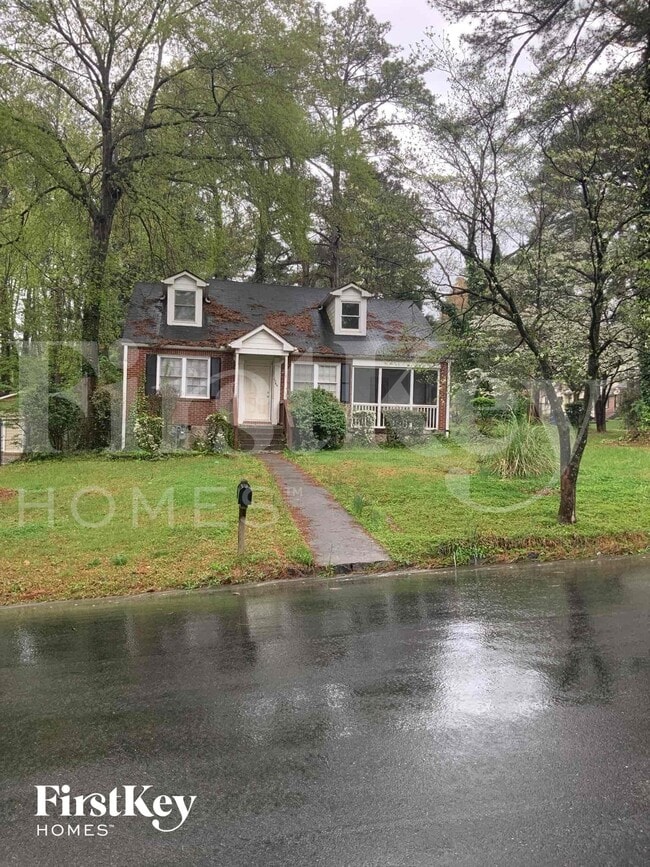 Building Photo - 1749 S Alvarado Terrace SW