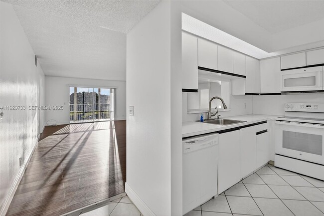 Photo - 900 SW 128th Ave Unit 306D