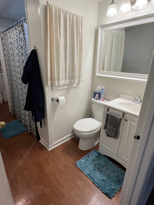 Photo - 2111 Lusters Gate Rd Unit B