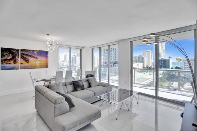 Building Photo - 2600 E Hallandale Beach Blvd Unit ID1265786P Rental