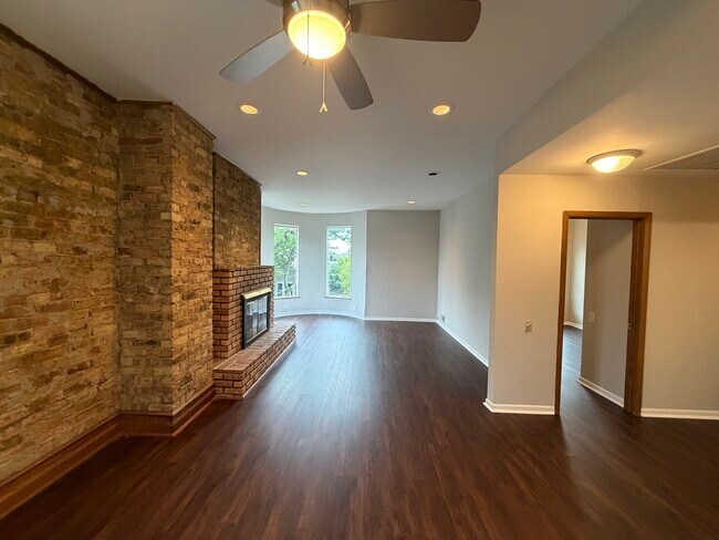Photo - 325 W Wisconsin St Unit 1853-3