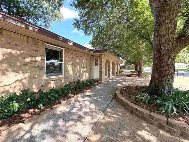 Photo - 1007 Arthur St