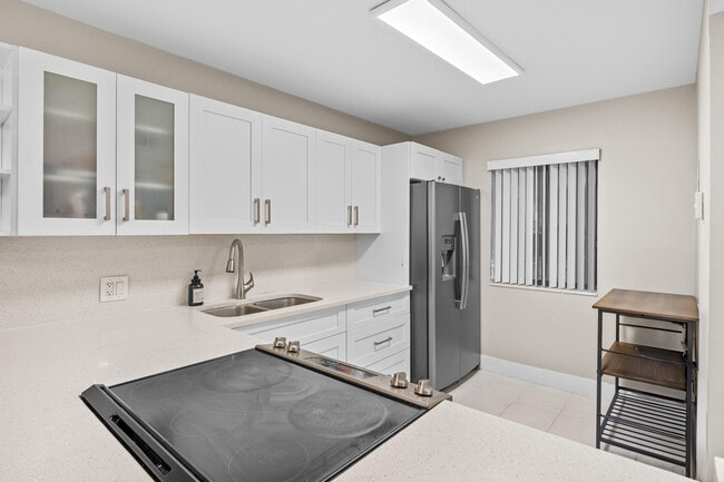 Photo - 4539 Luxemburg Ct Unidad 104