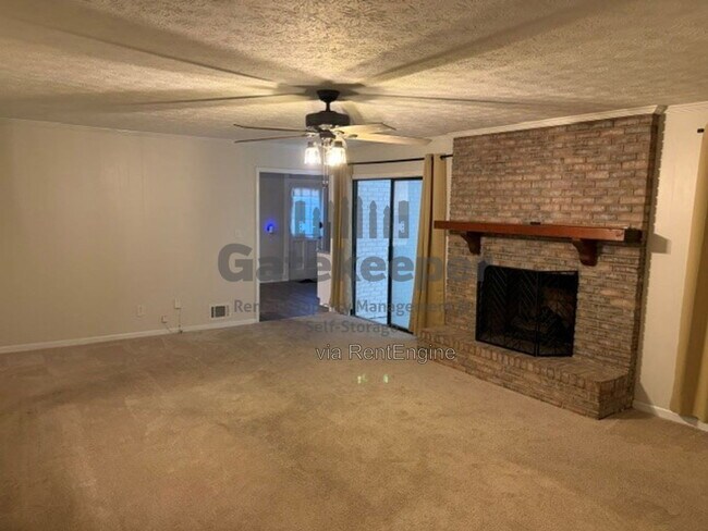 Photo - 120 Riley Ct