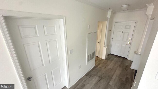 Photo - 7011 Falls Reach Dr Unidad 310