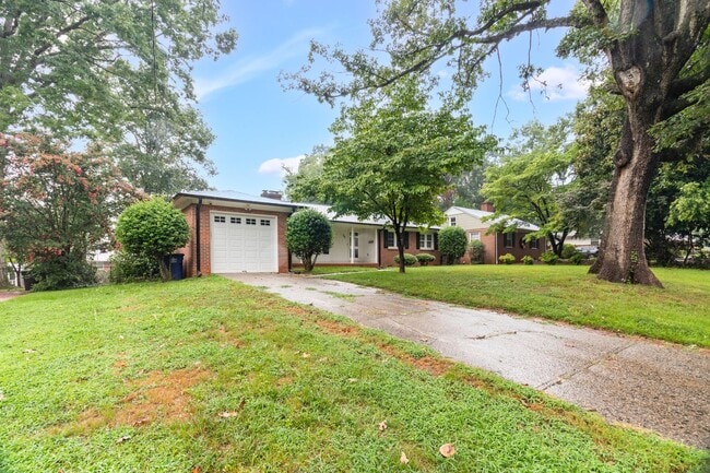 Photo - Beautiful 3 bedroom 2 1/2 bathroom Home wi...