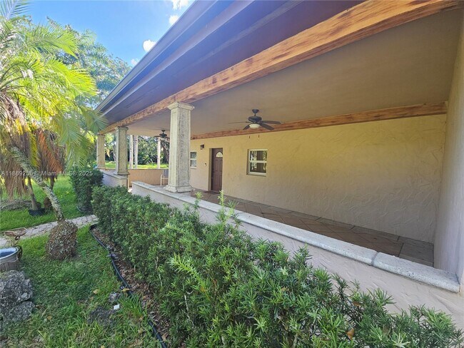 Photo - 15101 SW 27th St Unit 0