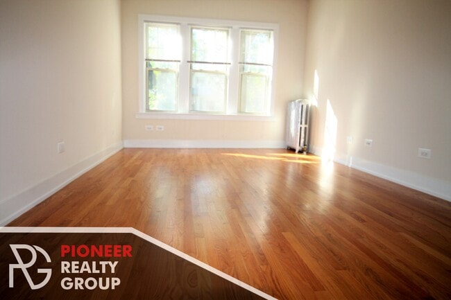 1919 W Winona St Unit 1920-1