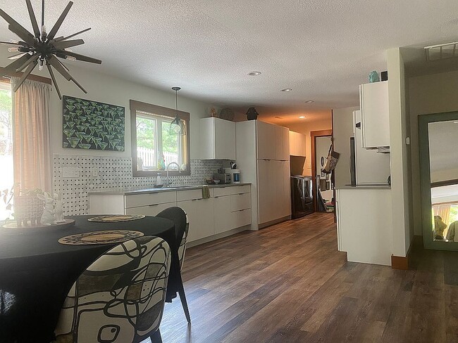 Building Photo - 9 Oakwood Dr Rental