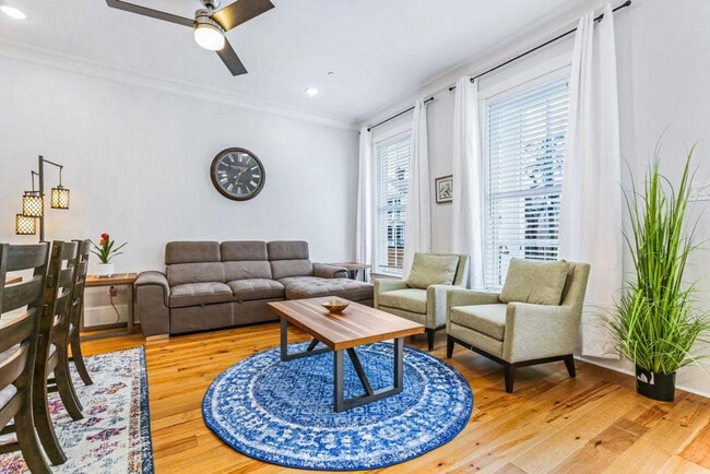 Building Photo - 1212 Carondelet St Rental