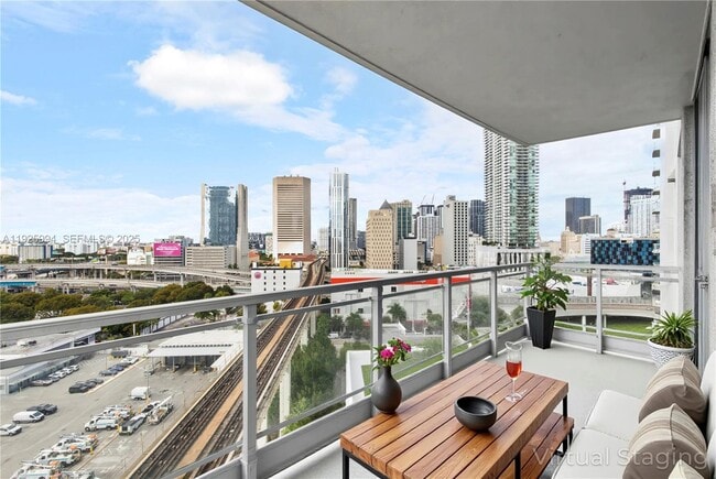 Photo - 90 SW 3rd St Unidad 1512