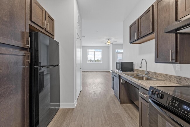 Photo - Annex on the Square