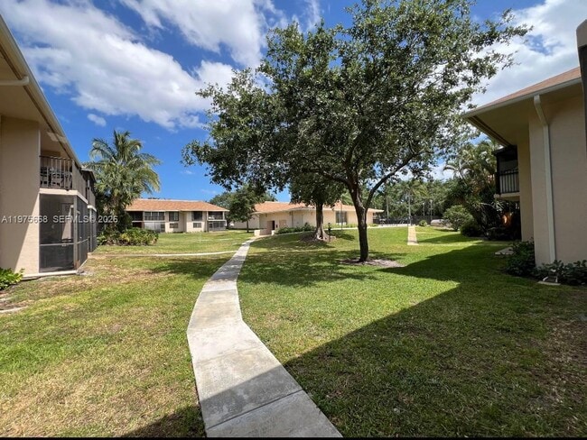 Building Photo - 5981 Washington St Unit 219