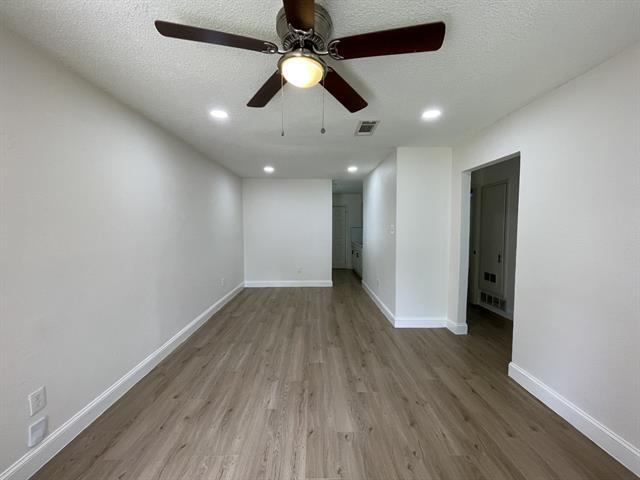 Photo - 204 Hosack St