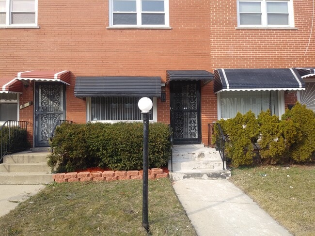 Building Photo - 1138 E 83rd St Rental