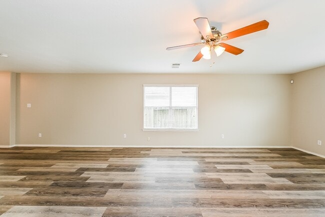 Photo - 4435 Sprangletop Ave