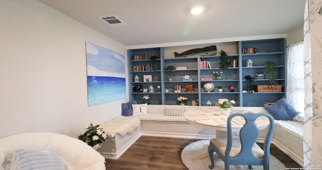 Photo - 6807 Kingsley Edge