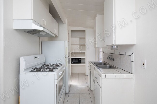 Photo - Pacific Beach 1 Bedroom Cottage with Parki... Unit 2037 1/2