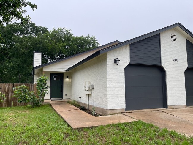 Building Photo - 9908 Brasher Dr Unit B