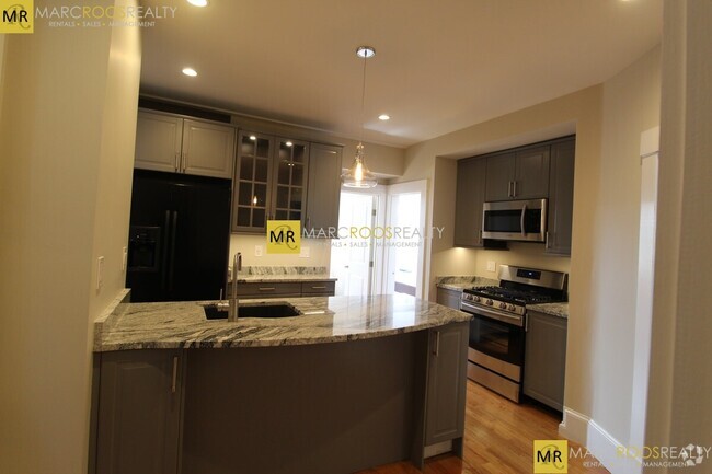 Building Photo - 38 Frankfort St Unit 2 Rental