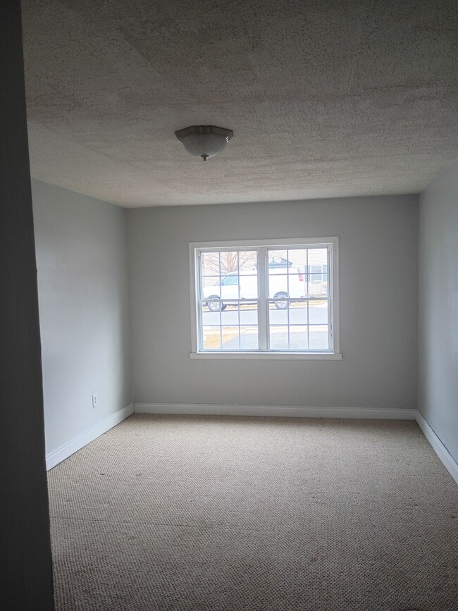 Photo - 25 Walnut Mill Ln