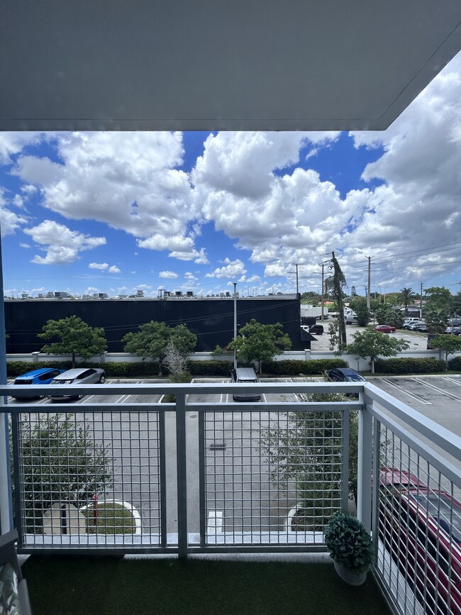Photo - 1320 W 35th St Unit 405