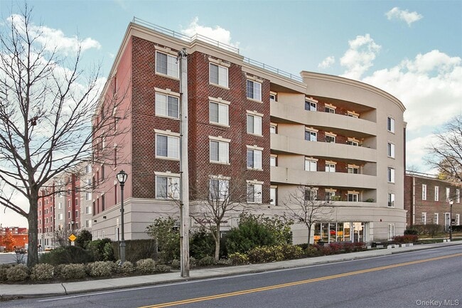 Building Photo - 242 Maple Ave Unit 504