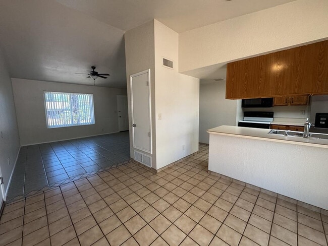 Photo - 1205 E Cottonwood Dr
