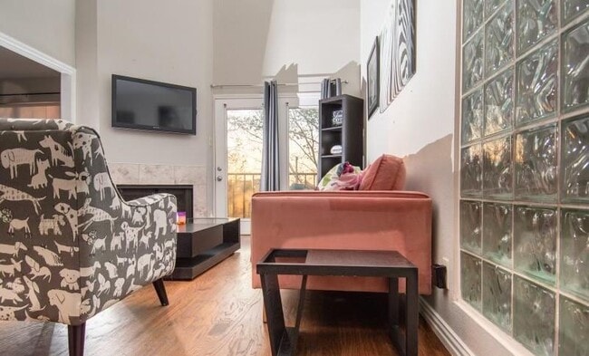 Photo - 4303 Buena Vista St Unit 305